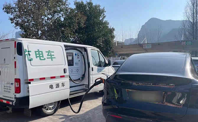 堆龙德庆区汽车搭电